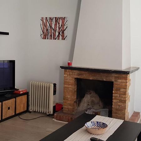 Casa Comoda Y Equipada Para 6 En Centro Pueblo Torroella De Montgri Bagian luar foto