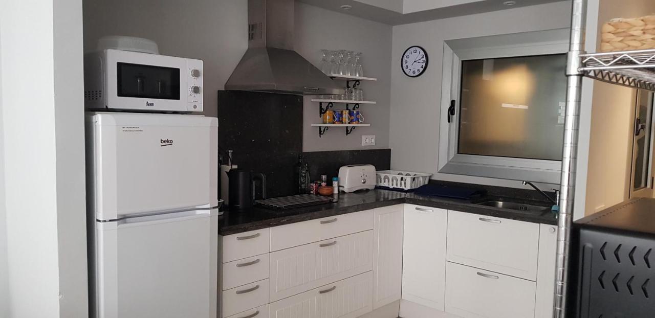 Casa Comoda Y Equipada Para 6 En Centro Pueblo Torroella De Montgri Bagian luar foto